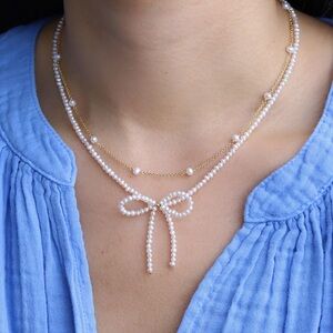 BNWT Gold filled and White Bow Pearl Pendant Necklace